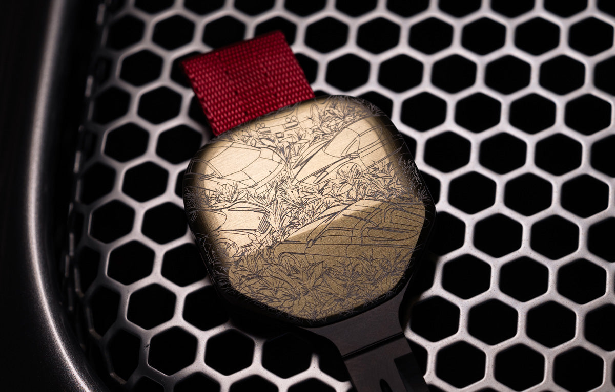 Art Ø1 Champagne | Black Core | Red Jacquard